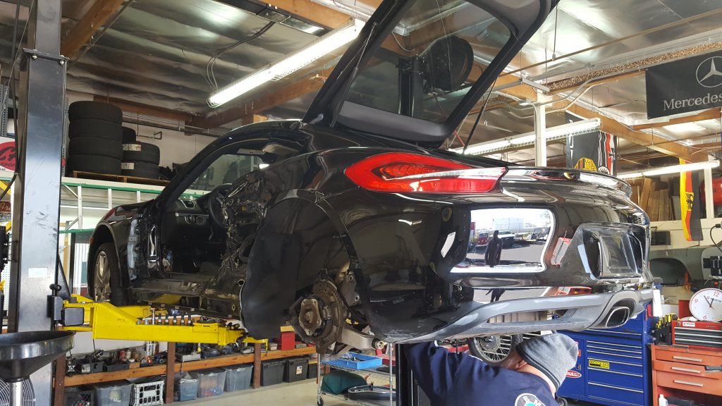 2014 Porsche Cayman After Accident 002